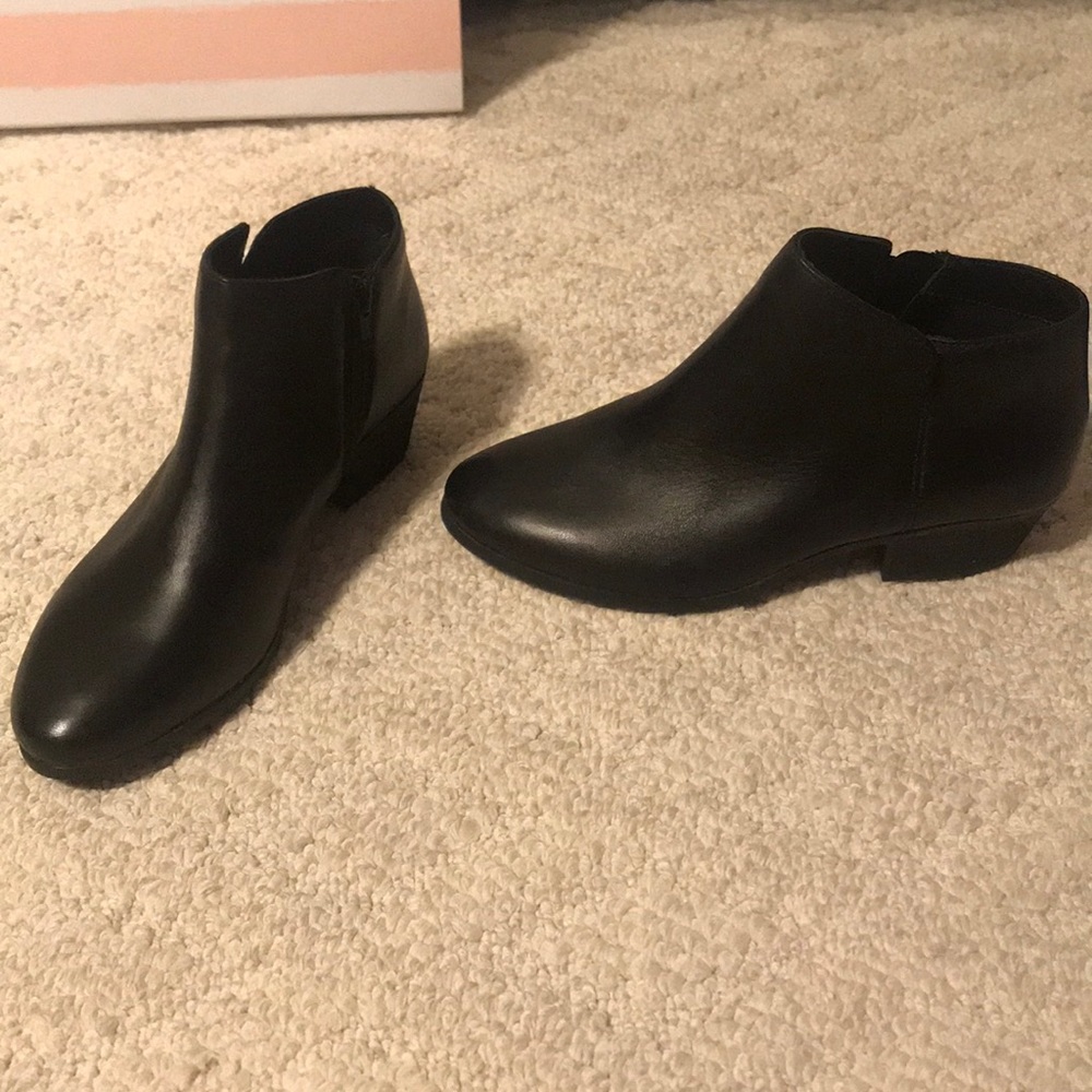 Black Bass ankle booties!